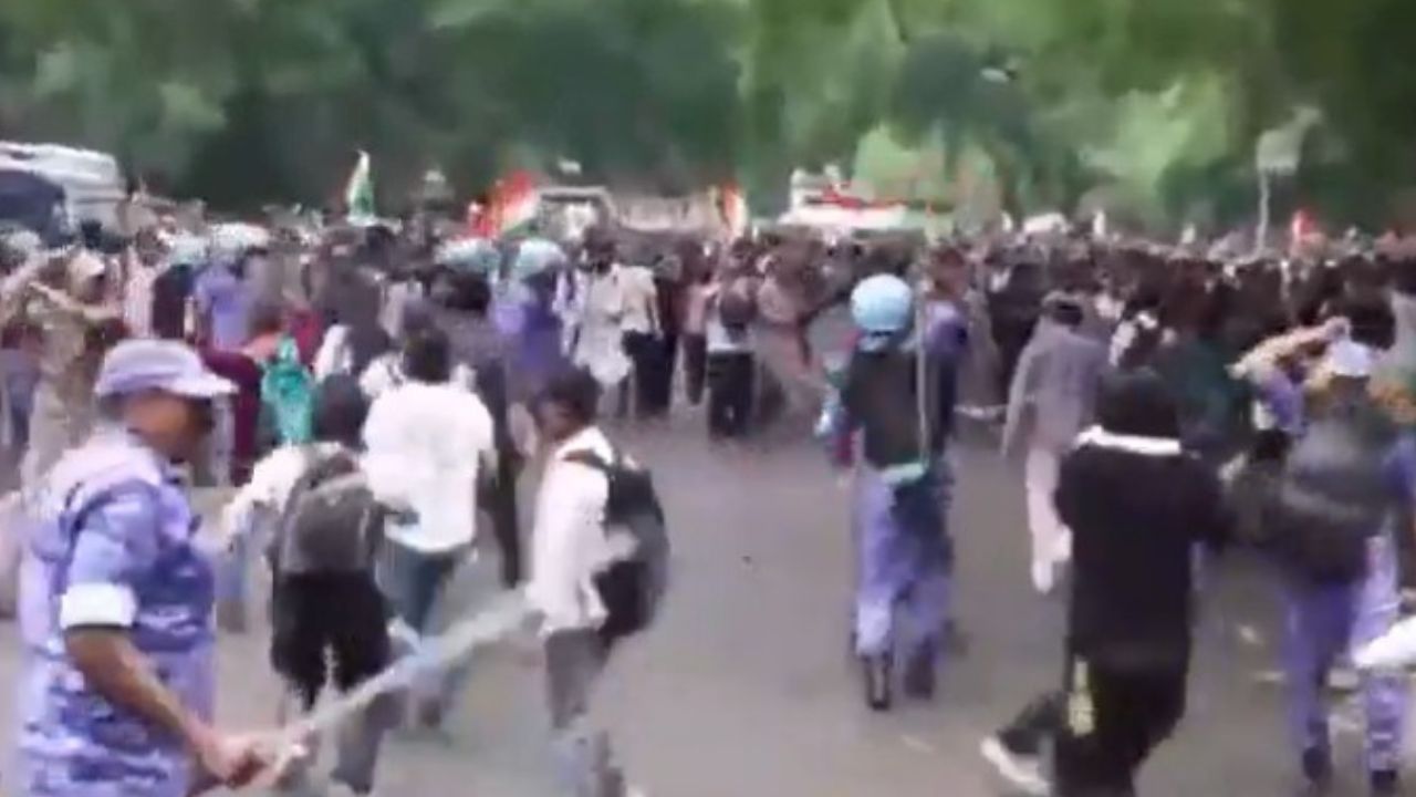 ‘Chalo Sansad’ March LIVE: Lathicharge at Jantar Mantar as CJP Begins; Security Tightens Across Delhi