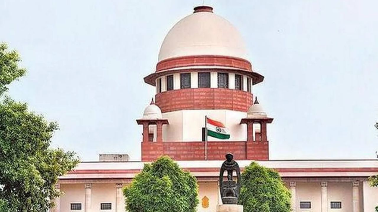 Supreme Court Ruckus: Two law students held after courtroom disruption; Remanded to police custody