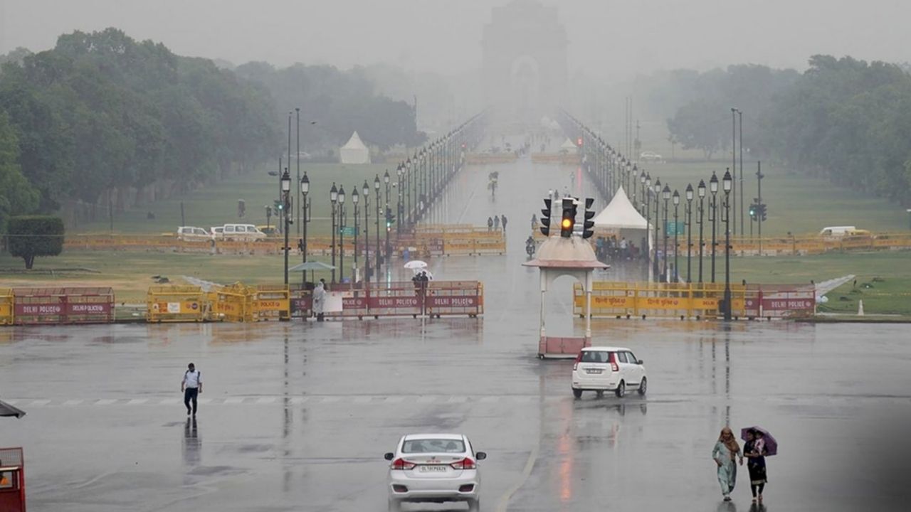 Will Delhi See Heavy Rainfall Today? Rain, Thunderstorms Likely In 12 States