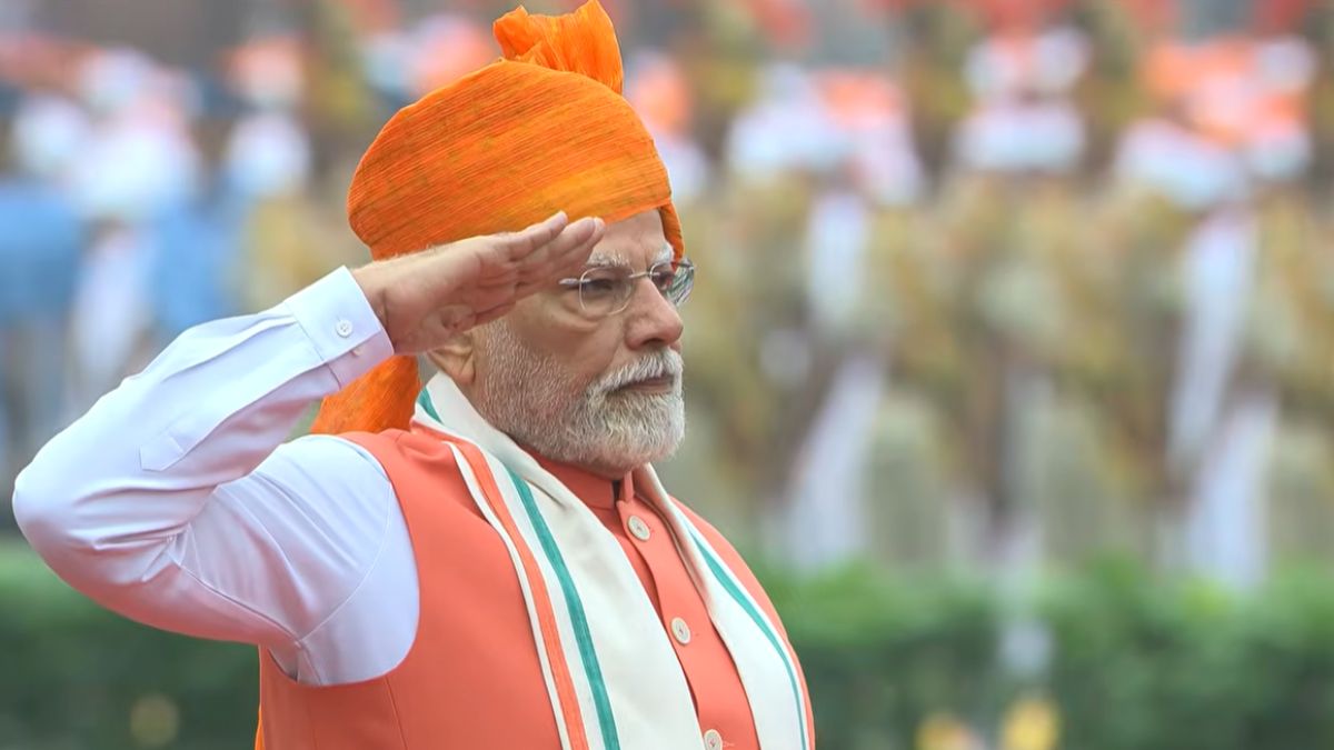 In 2025, Prime Minister Narendra Modi chose a striking saffron turban for his 12th consecutive Independence Day address from the Red Fort. The vibrant headgear added a festive and traditional touch to his white kurta-pyjama, highlighting his continued tradition of showcasing India’s cultural heritage through his Independence Day attire.