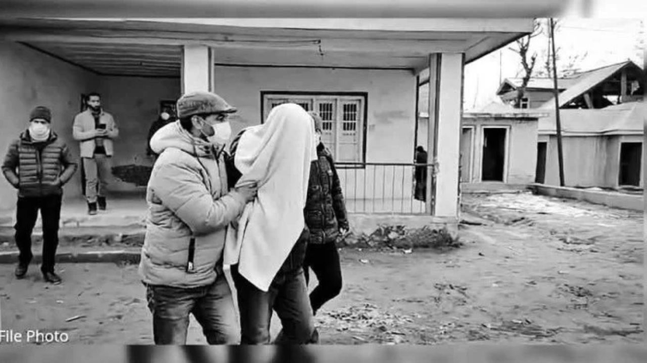 ACB Trap in Srinagar: SMC Building Inspector Caught Taking Rs 10,000 Bribe