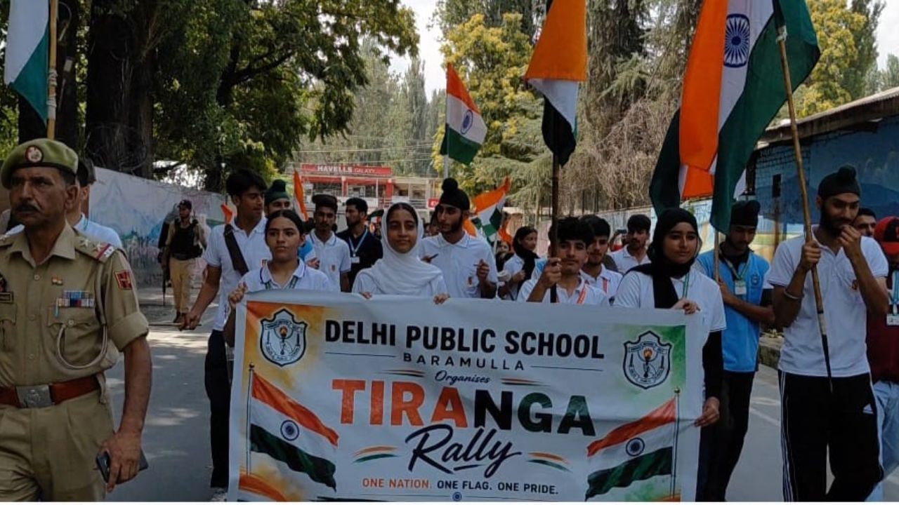DPS Baramulla Students Take Out Tiranga Rally Ahead of Independence Day, Celebrate Spirit of Unity and Patriotism