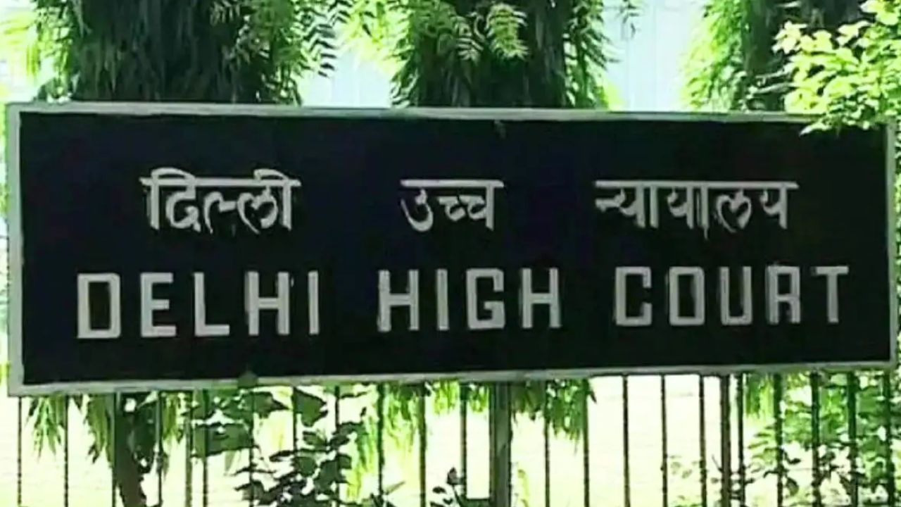 Big Feminist Win: Delhi High Court Orders Installation Of Sanitary Pad Vending Machine At All Delhi Police Stations