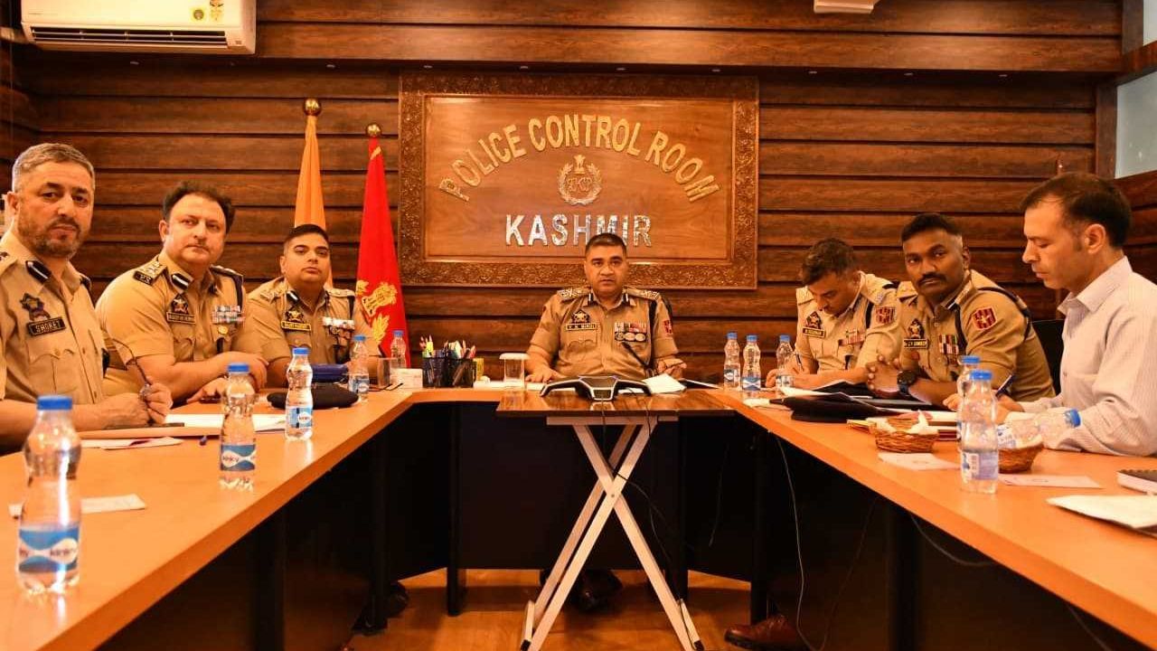 IGP Kashmir V K Birdi Reviews Security Arrangements Ahead of Independence Day