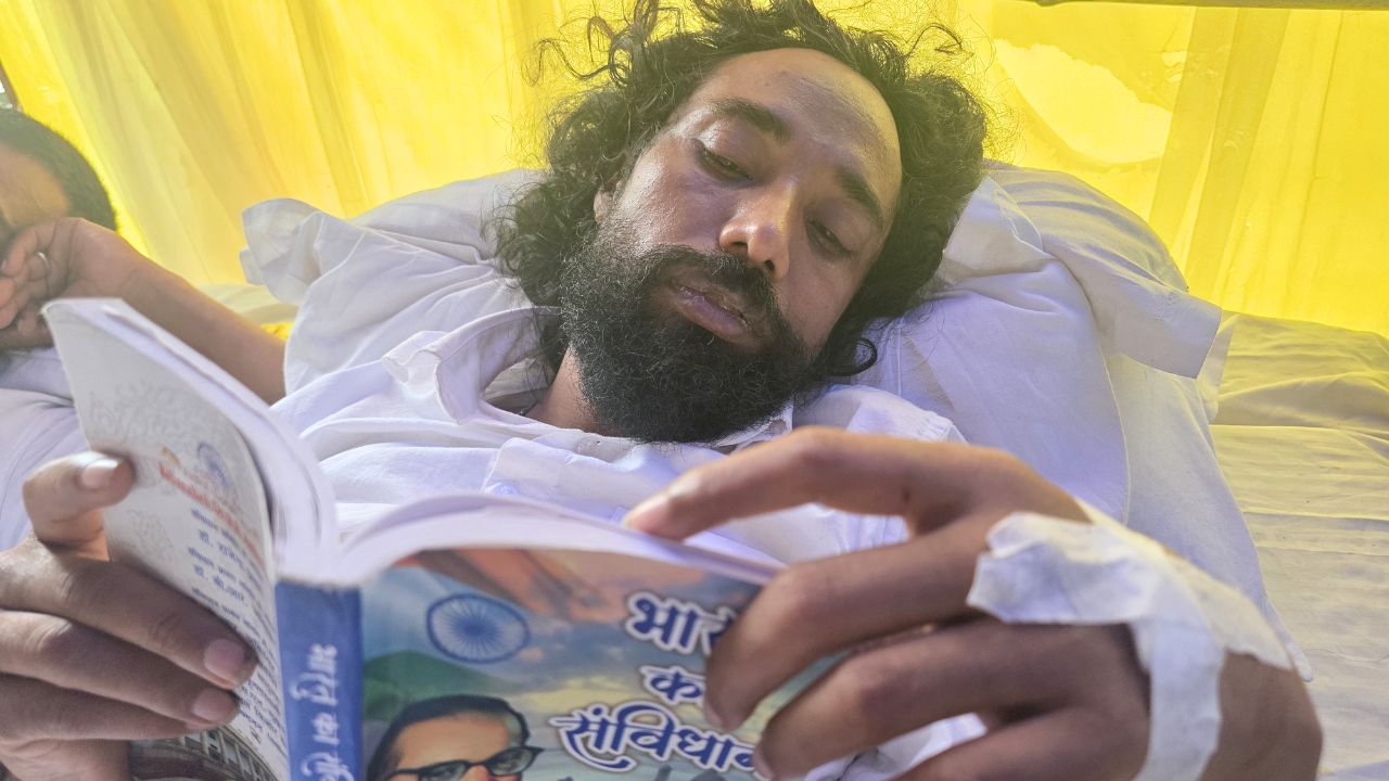 Meet Devendranath Mahto, ‘Sonam Wangchuk Of Jharkhand’ Leading Ranchi’s Student Movement On Hunger Strike