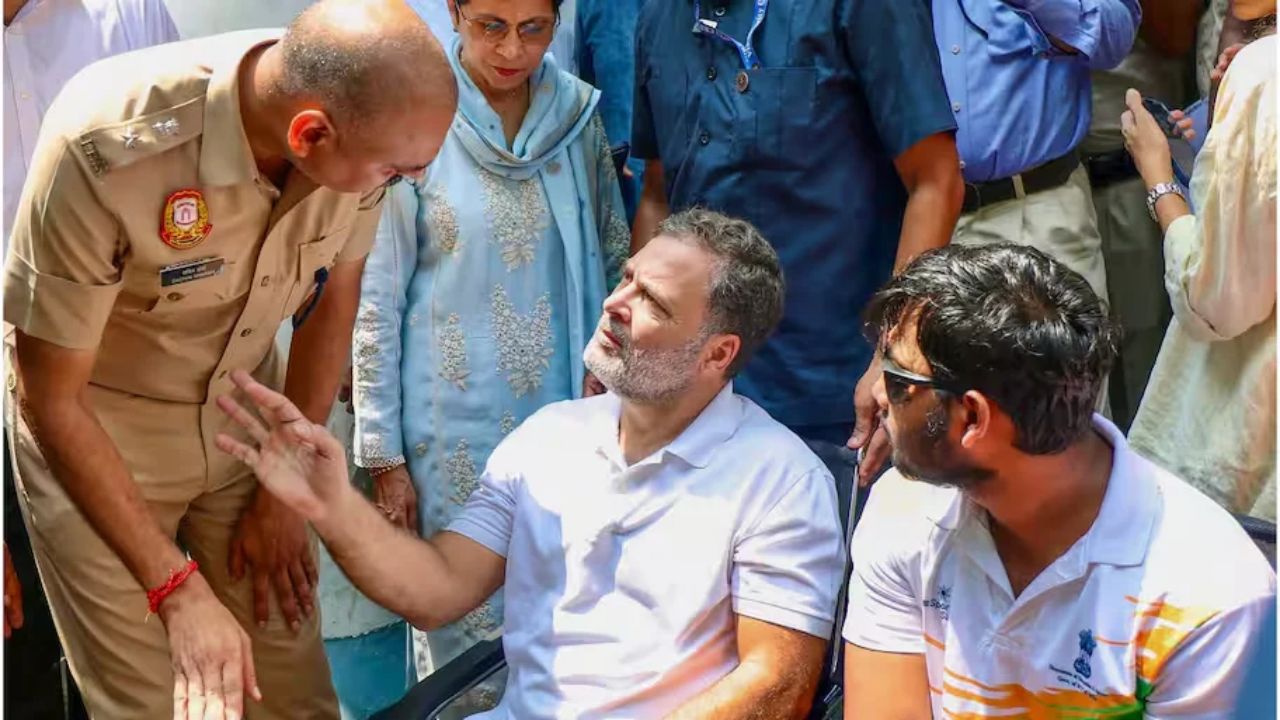 Delhi Police Registers FIR In Pellet Gun Complaint After Rahul Gandhi’s Dharna Outside Police Station