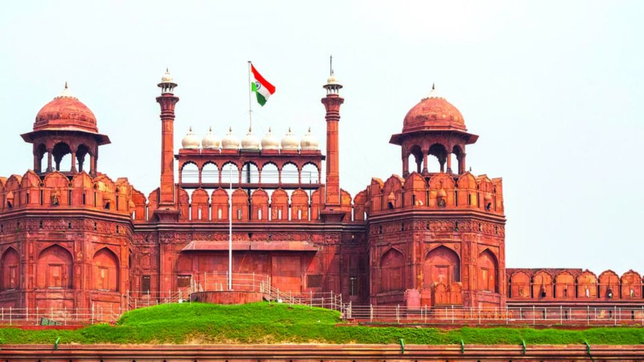 History in Making: Full Vande Mataram to Be Sung at Red Fort on 80th Independence Day