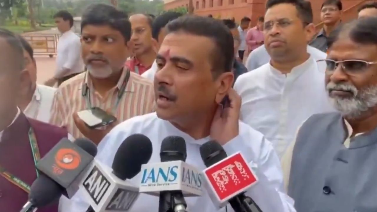 Bengal CM In Delhi meets TMC Rebel MPs