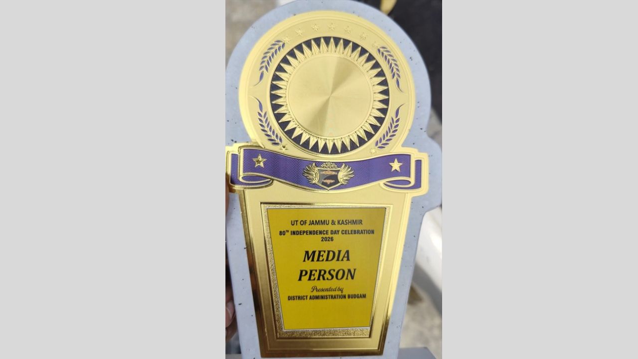 Dynamite News Journalist Gazi Ajaz Honoured by Budgam Administration for Outstanding Journalism