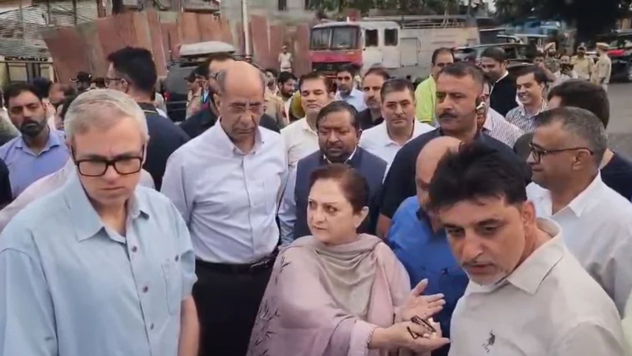 6:30 AM Surprise Visit! J&K CM Omar Abdullah Inspects Srinagar Infrastructure and Civic Works
