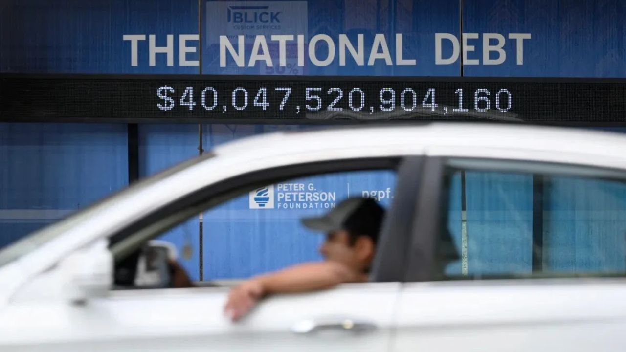 US Debt Hits $40 Trillion: Prez Trump Faces Biggest Economic Challenge Amid Rising Costs