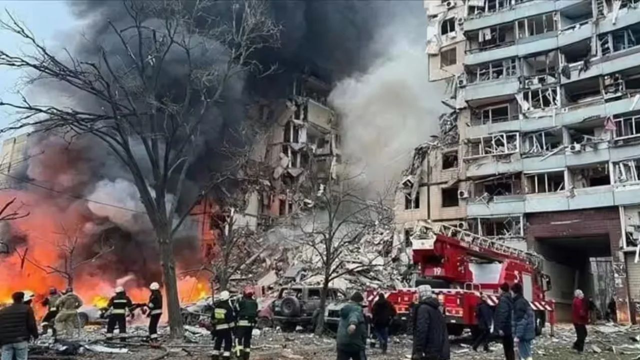 Zelenskyy’s Hometown Bombed: Russian Strike Kills 14, Children Among 121 Injured