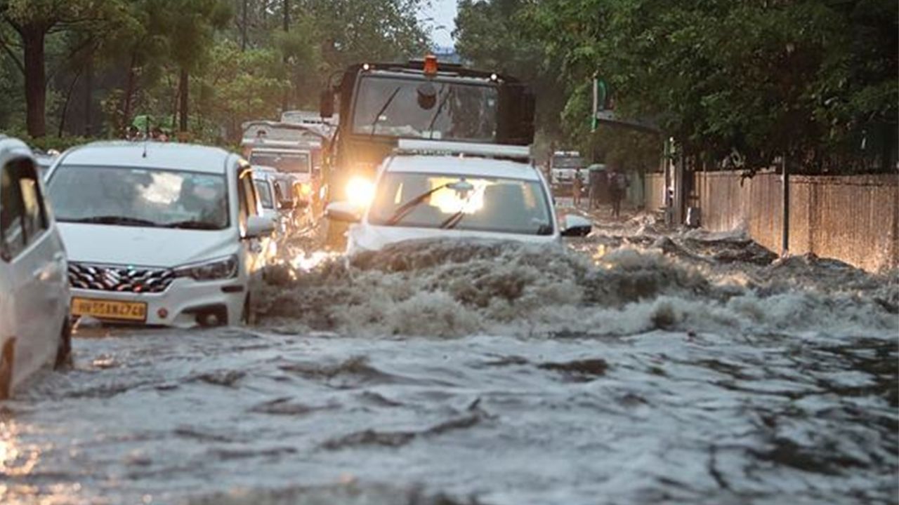 Rain Havoc Across India: Delhi Under Alert, 4 States Face Flash Flood Threat