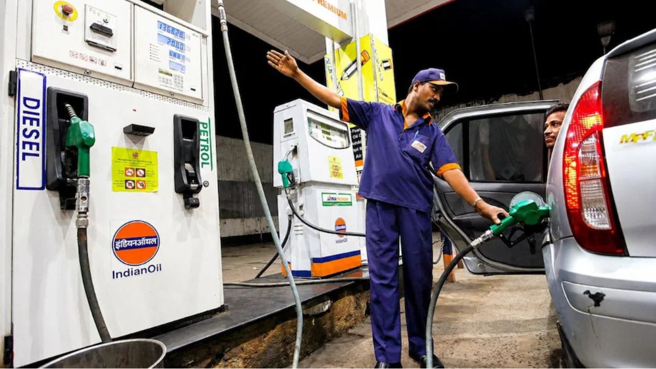 Oil Market in Turmoil! Iran-Hormuz Crisis Keeps Petrol-Diesel Prices Stable, But What Next?