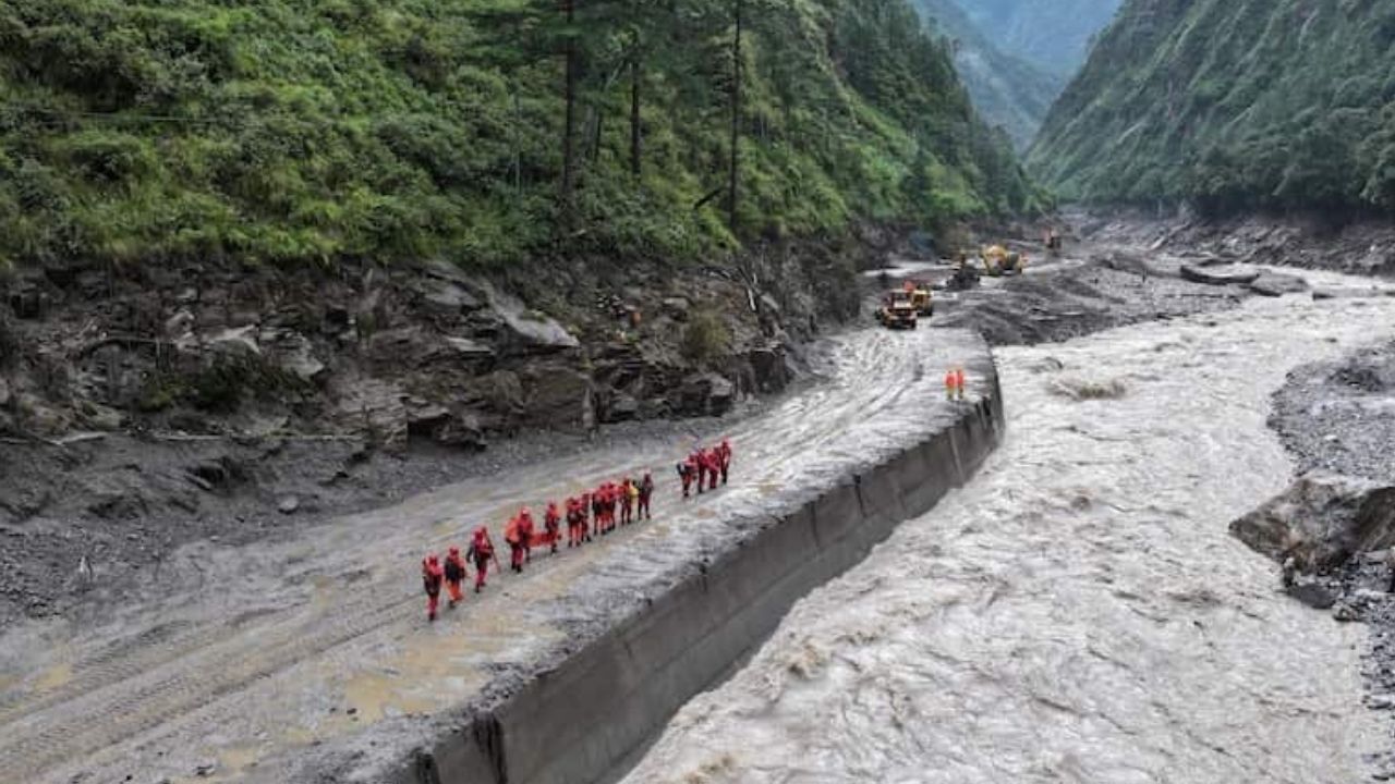 Nepal Floods Horror: 320 Indians Untraceable, 84 Rescued as India Launches Massive Evacuation