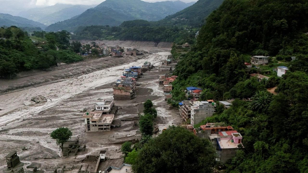 Nepal Flood Horror: “Everything Is Finished…” Survivors Return to Ruined Homes, Fresh High Alert Issued Near Bhotekoshi River