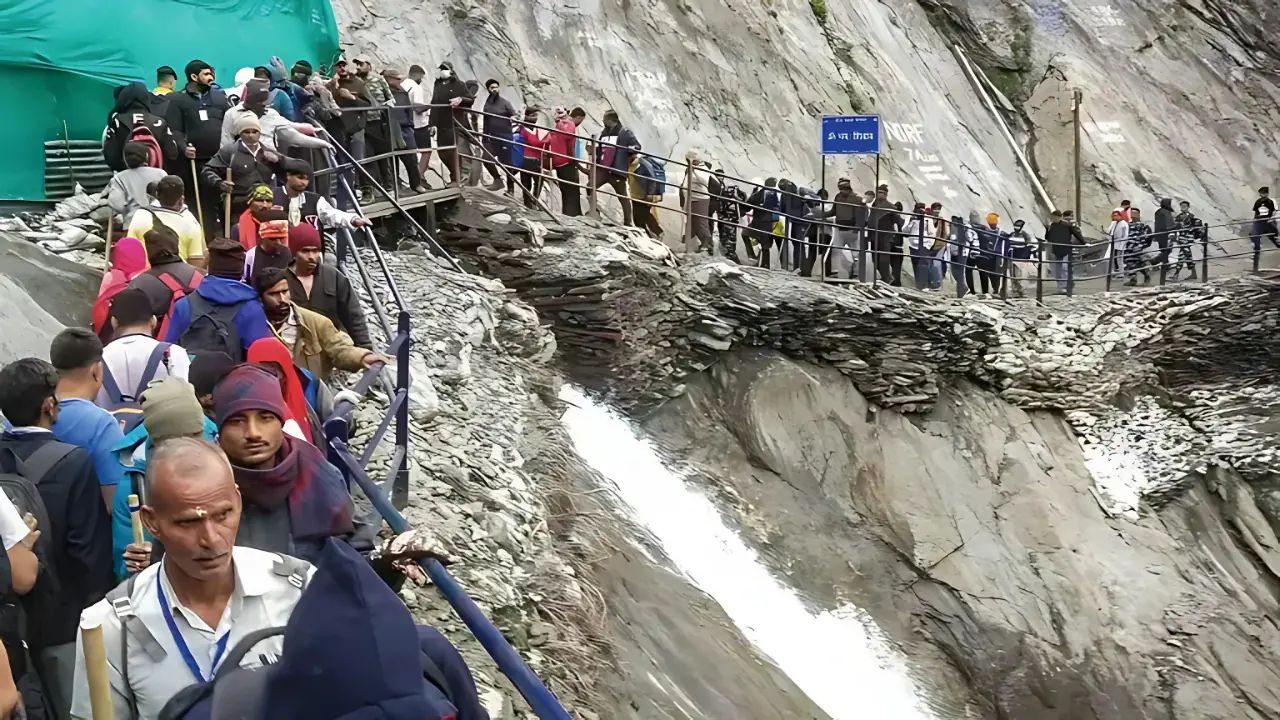 Amarnath Yatra Stopped? Heavy Rain, Flash Flood Risk Prompt Suspension Till THIS Date