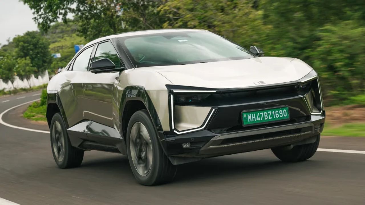 Mahindra’s New EV Shock: BE 6 Sporteq Launched With AI Cabin, Triple Screens and Drift Mode