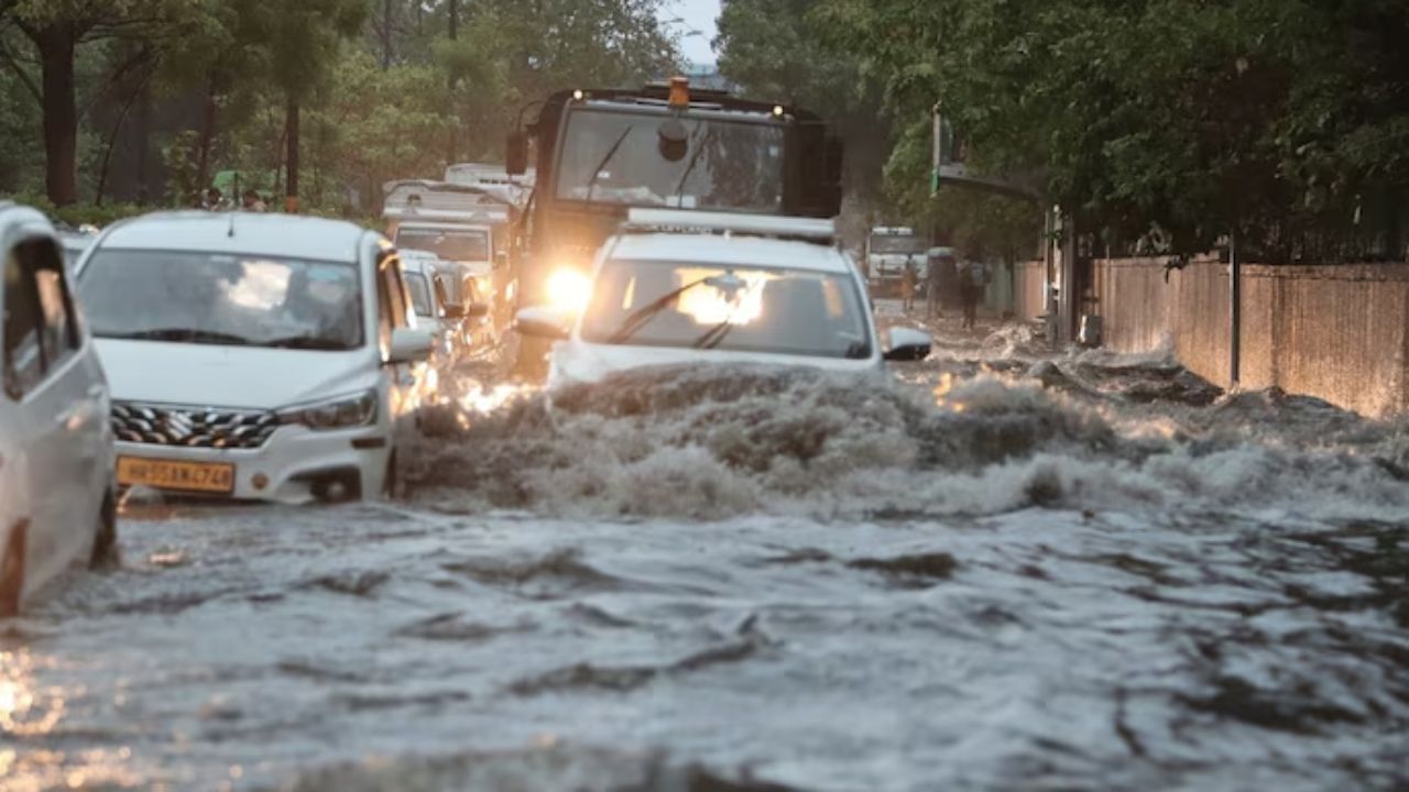 Delhi Rain Alert: 60 kmph Winds, Lightning And Heavy Showers… Is Your Area Safe?