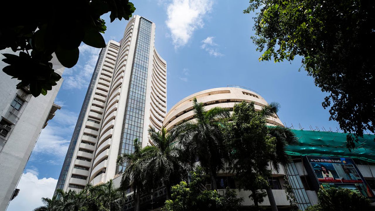 Dalal Street Shock! Sensex Falls 388 Points As Crude Oil Surge Triggers Market Fear