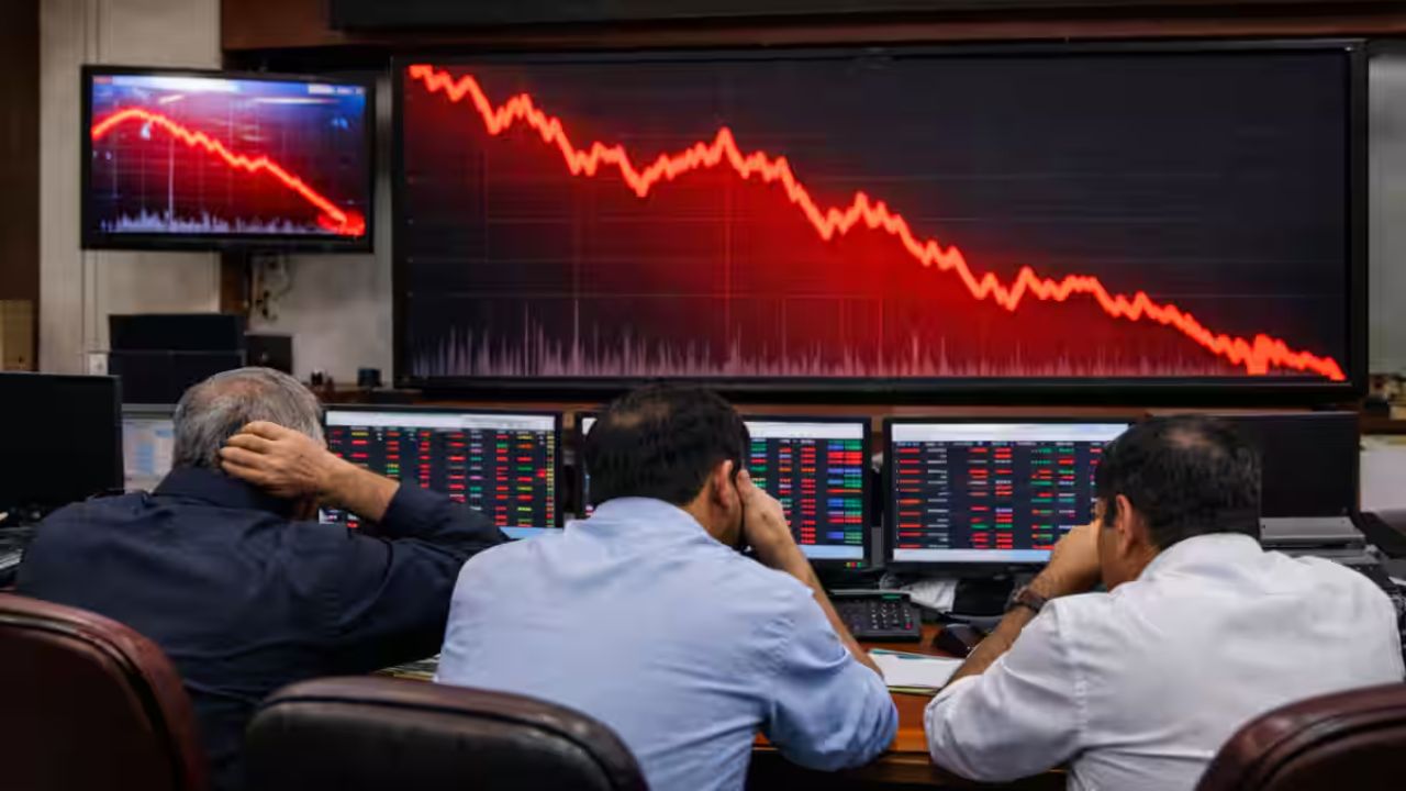 Dalal Street Under Pressure! Sensex Falls 73 Points, Nifty Slips Below 24,200 Amid Weak Global Cues