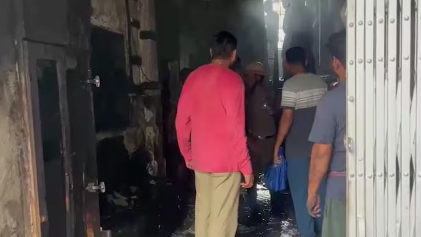 Tarapith Hotel Fire: 6 Dead After Massive Blaze Erupts In West Bengal, Rescue Operations Underway