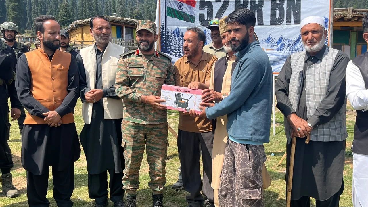 Indian Army’s Kilo Force Reaches Out To Gujjar-Bakkarwal Community In Kashmir