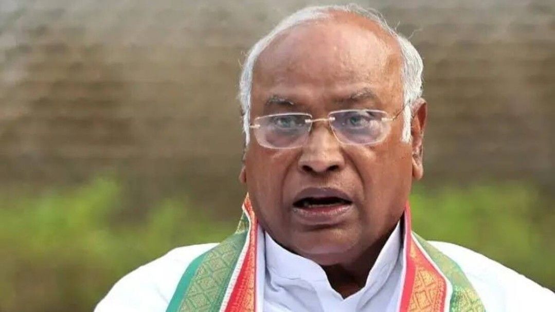 Kharge Questions SIR Process, Demands Full Disclosure of Voter Roll Changes