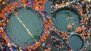 Maharashtra village performs world-famous Dahi-Handi over water on Janmashtami