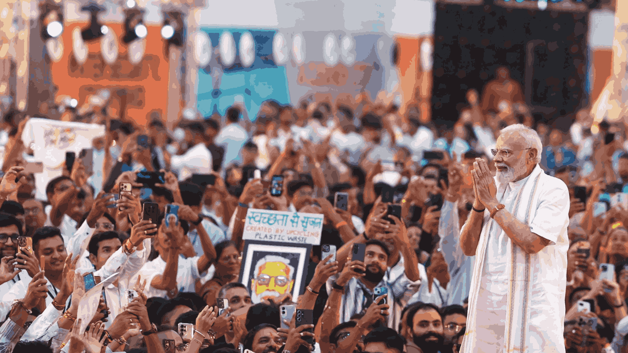 Jhooth Ki Goonj Vs Chhatron Ki Goonj: Modi-Rahul Political Showdown Gets Fiercer