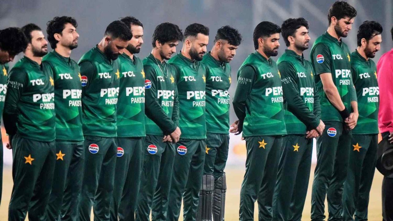 Pakistan team match fixing row: Pakistan cricket hit by fresh controversy; squad purge and phone checks spark match-fixing debate