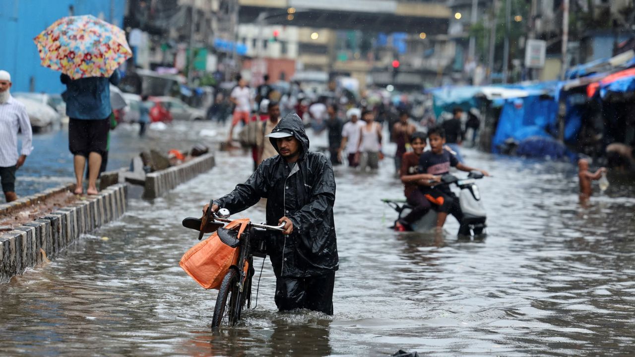 IMD Big Alert! Heavy Rain, Storm Winds to Hit Delhi, UP, Bihar & 18 More States