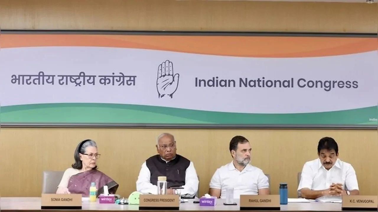 Rahul Gandhi’s SIR Challenge: “We Will Fight Till the End” at Congress Meet