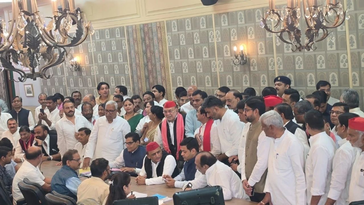 Dhanraj Nathwani, SP Leader Ramgopal Yadav File RS Nomination in Presence of Samajwadi Party Chief Akhilesh Yadav