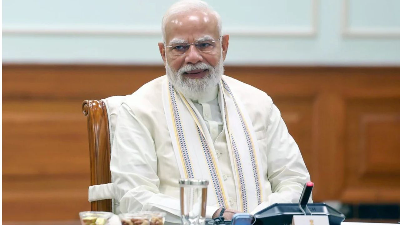 Big Security Scare Before PM Modi Mumbai Event! Men Held With Gun, Fake PMO Card