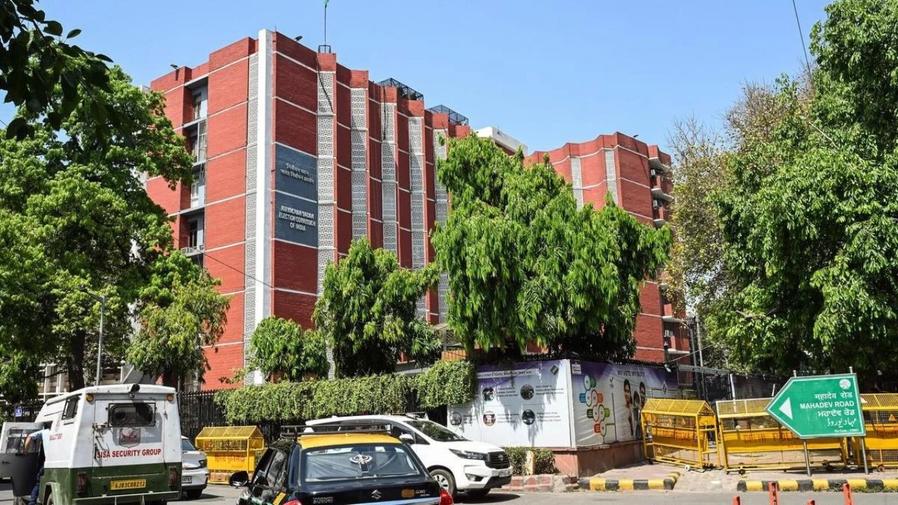 SIR Row: Election Commission Breaks Silence, Says “Internal Differences Are Part of Normal Process”
