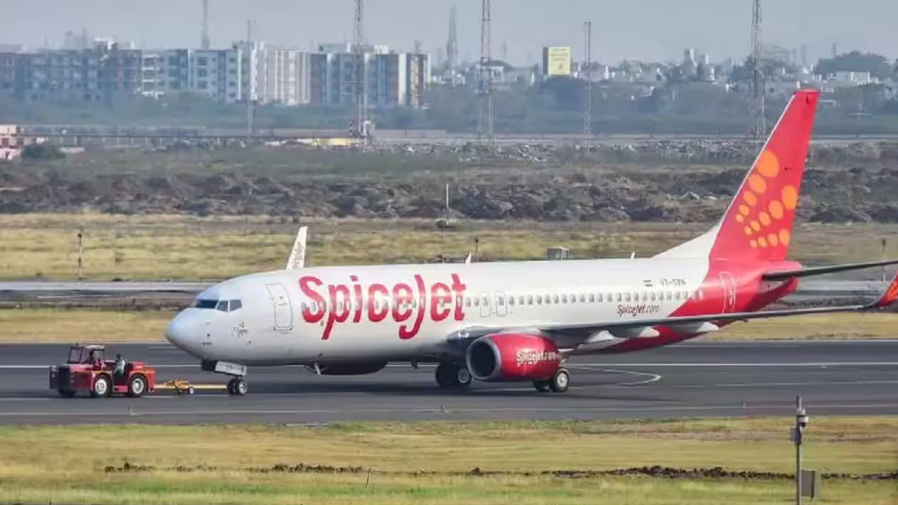 SpiceJet Chor Hai: Passengers Furious After Delhi-Dubai Flight Delayed 24 Hours
