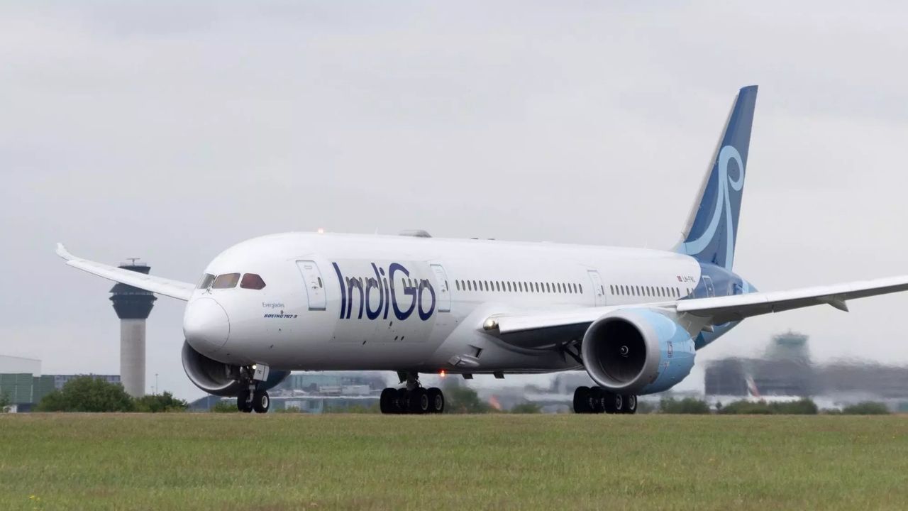 229 Passengers In Panic,10 Minutes After Takeoff, IndiGo Flight Turns Back! Engine Failure Alert Triggers Emergency Landing