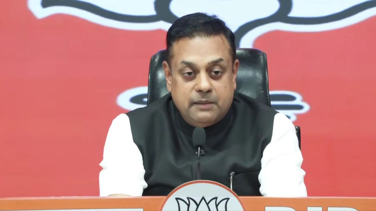 BJP Backs Election Commission Amid SIR Row Over 14 Exchanges Among Commissioners