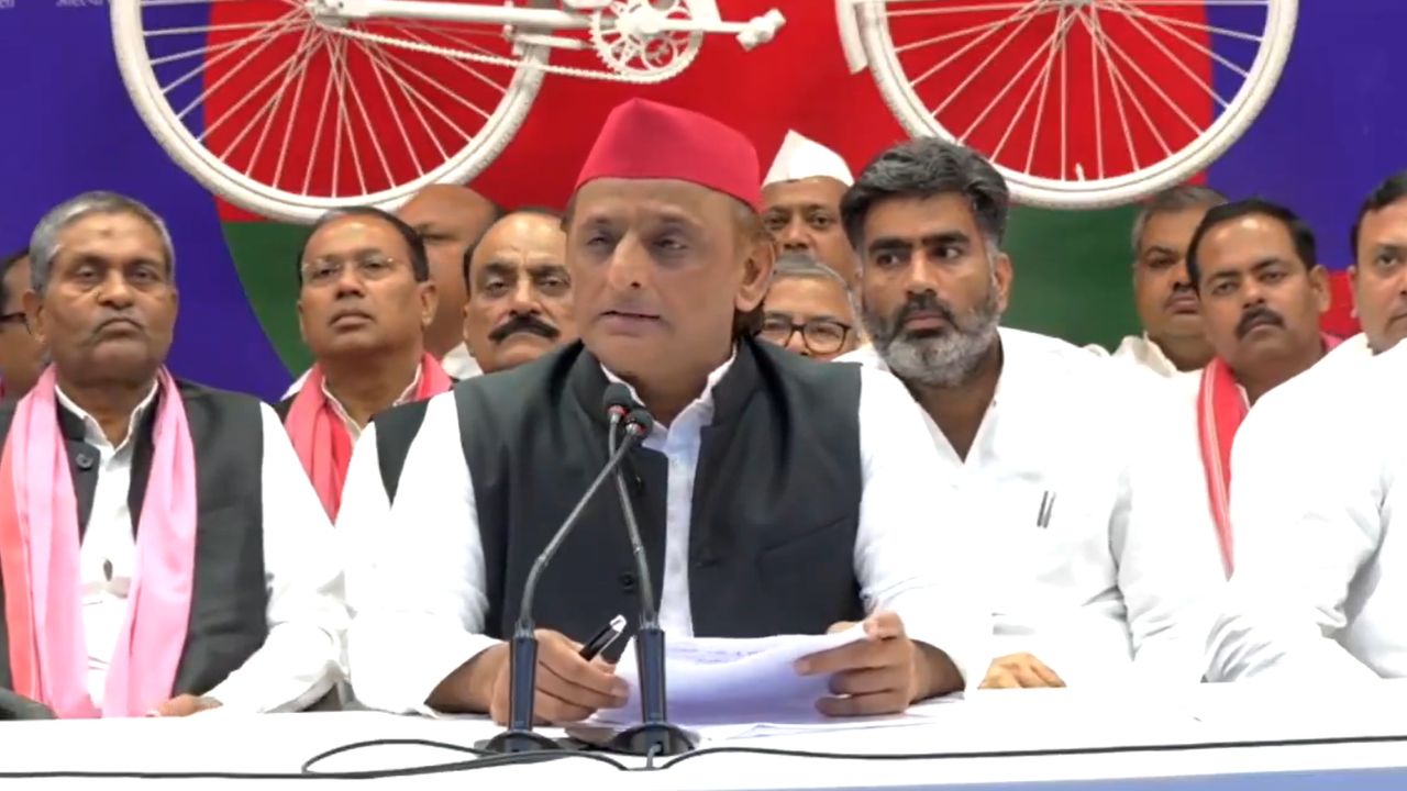 “BJP Is Bharatiya Zameen Party”: Akhilesh Yadav’s Sharp Attack Over Farmers’ Land Issue