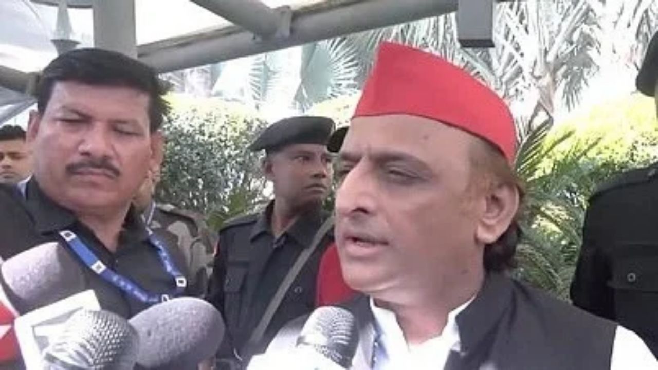 INDIA Bloc Turns Up Heat on ECI: Akhilesh Yadav Leads Charge Against SIR