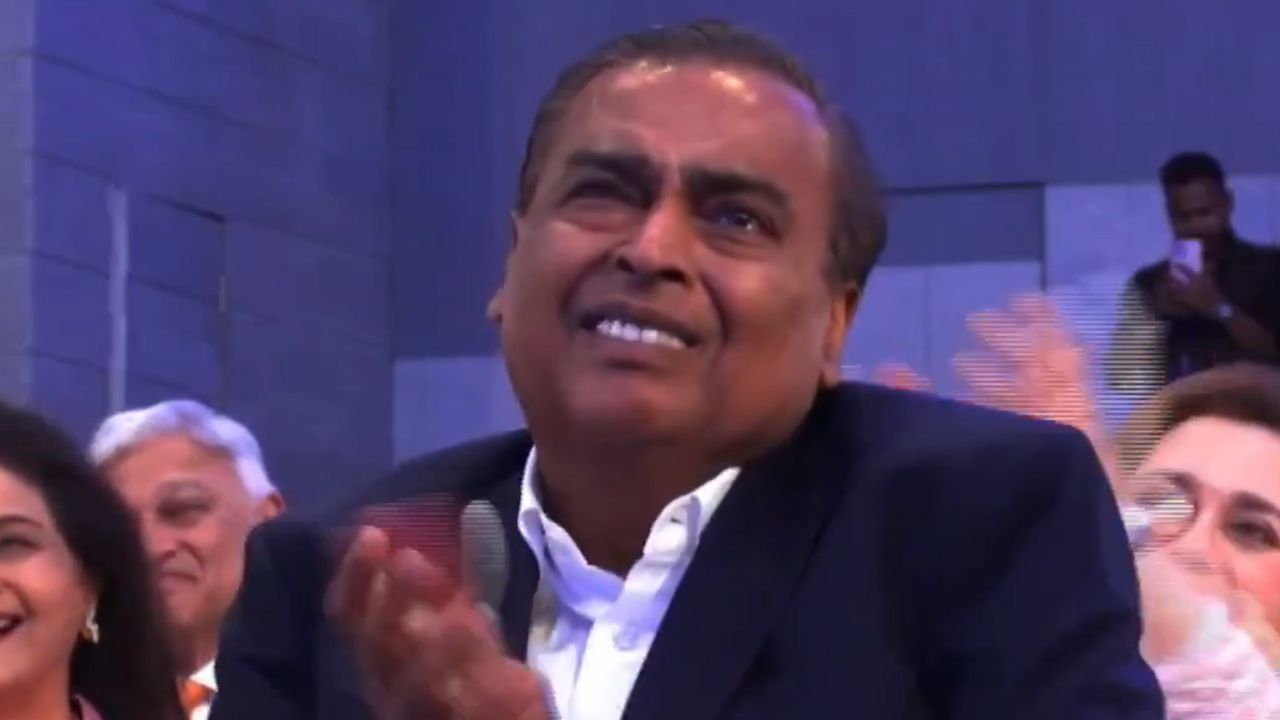 Mukesh Ambani Gets Emotional as Anant and Isha Recall Reliance Legacy at Jio Platforms’ Market Debut