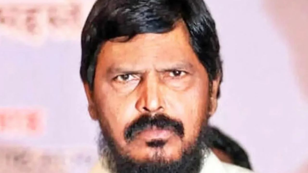 Gyanesh Kumar Won’t Resign: Athawale Hits Back as SIR Voter List Row Intensifies