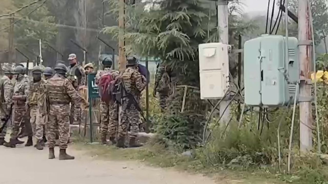 Government Land Encroachment Removed in Baramulla, Strict Action Warned