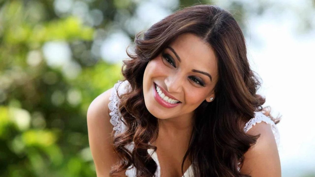 Bipasha Basu Returns to Screens With Crime Thriller Set in a Town on the Brink