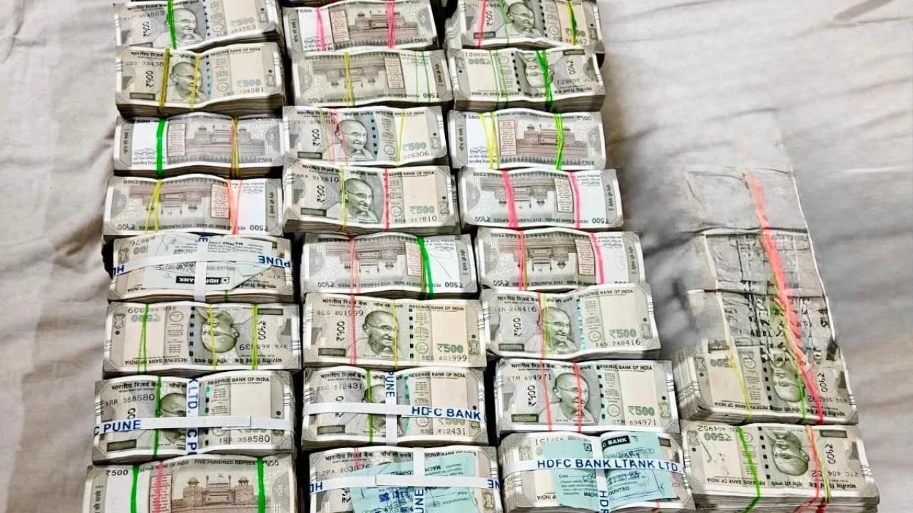 CBI Arrests Munitions India Executive Director in Bribery Case, Seizes Rs 2.23 Crore Cash