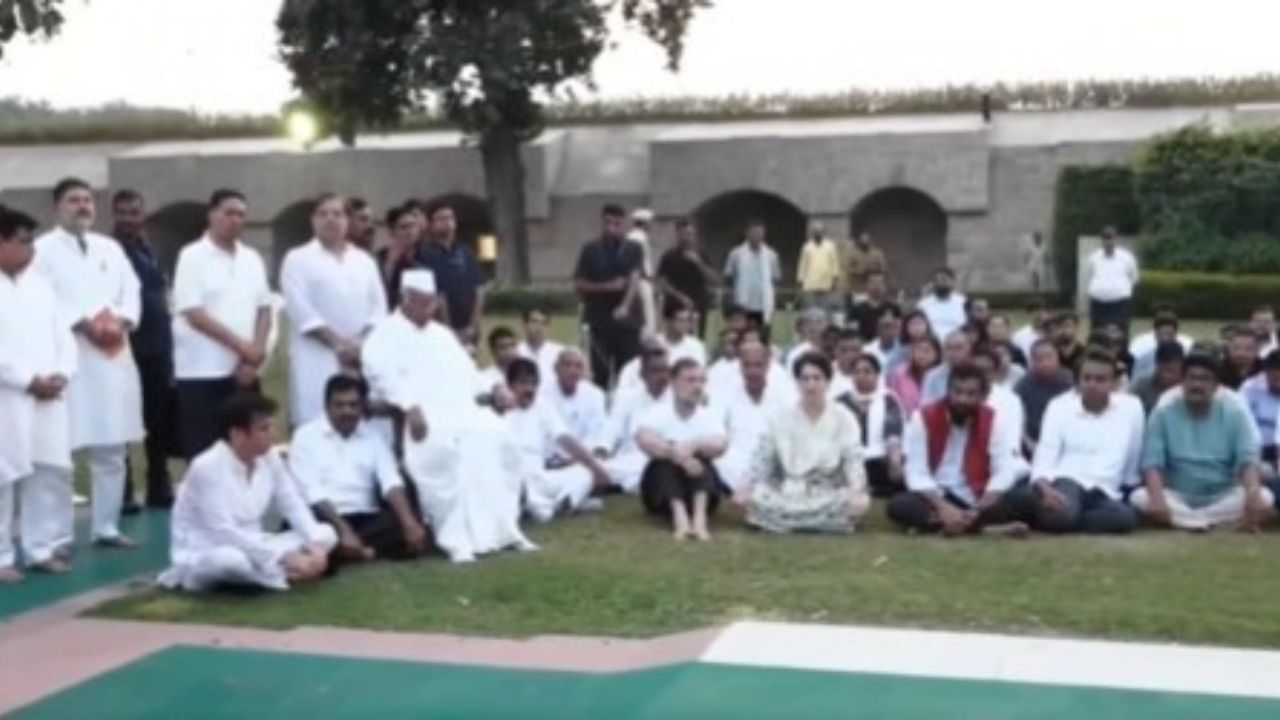 INDIA Bloc Protest LIVE: Rahul Gandhi, Kharge Lead Opposition Satyagraha At Raj Ghat