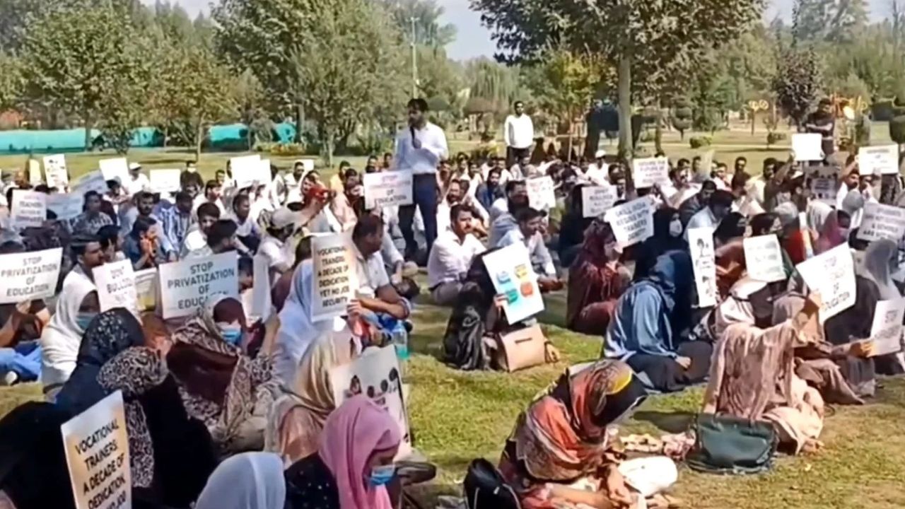 Vocational Trainers Intensify Demand for Comprehensive Job Policy in Srinagar