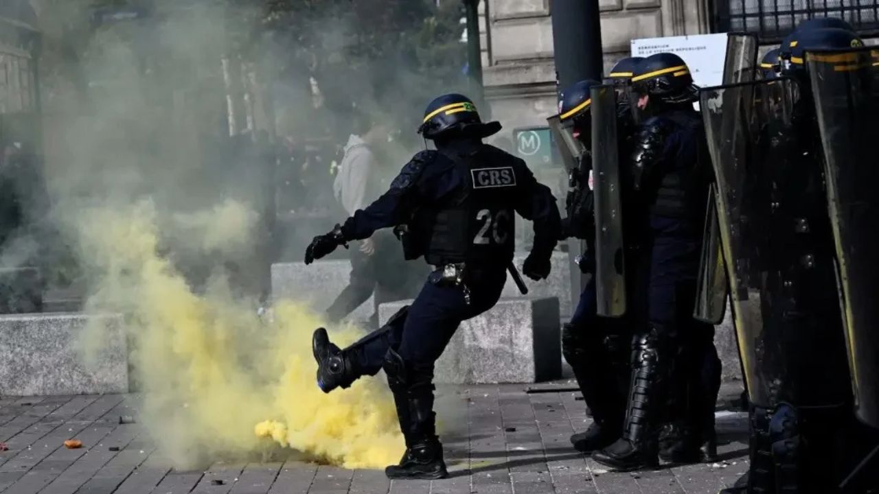 France on Edge After Riots: Lecornu Seeks Curfews, Macron Backs Security Chief