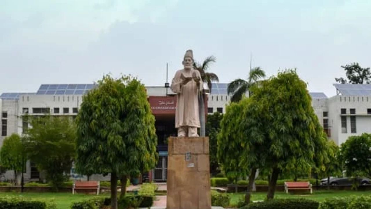 Jamia Millia Islamia Announces Student Union Polls After 20 Years, Students Continue Protest